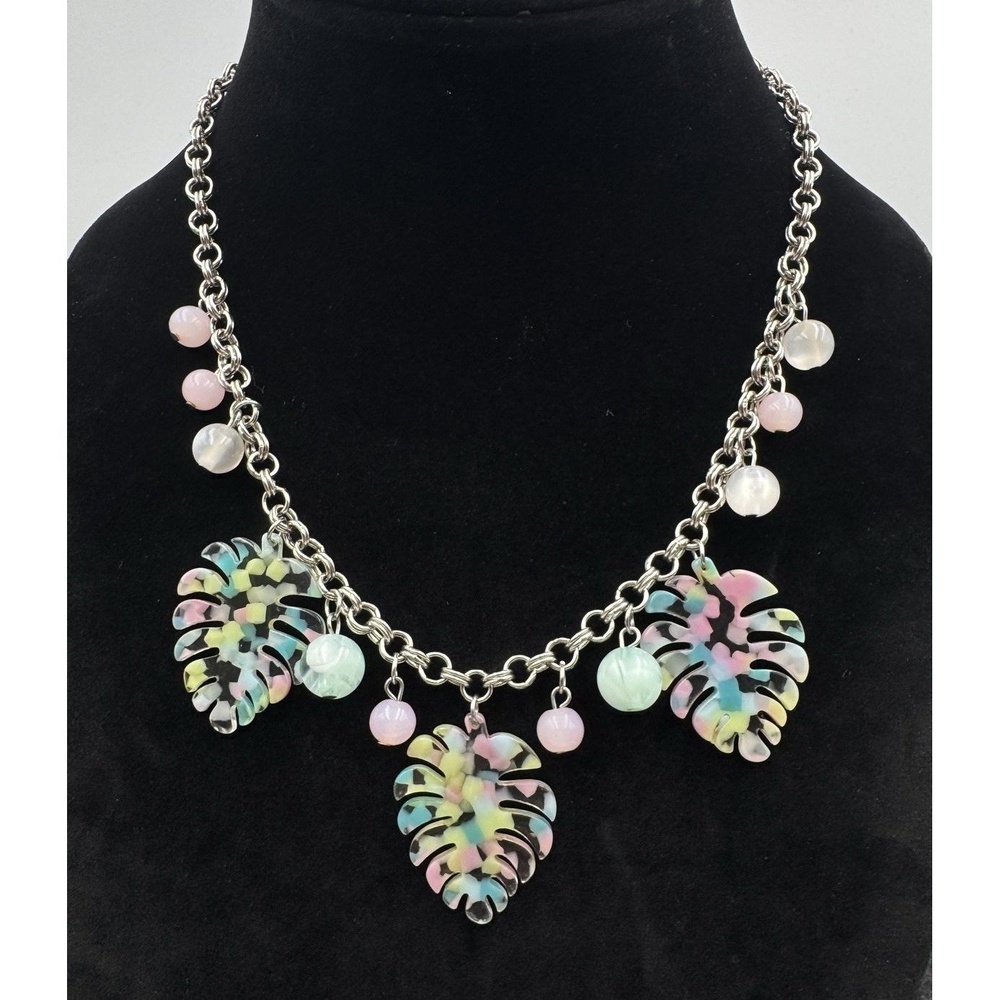 C1946 Silver Tone Acrylic Pastel Tropical Leaf Bead Gender Reveal‎ Necklace
